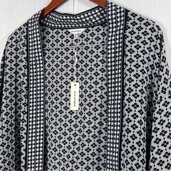 Max Studio NWT Lightweight Blue White Patterned Summer Spring Shrug Sz M - Picture 4 of 11